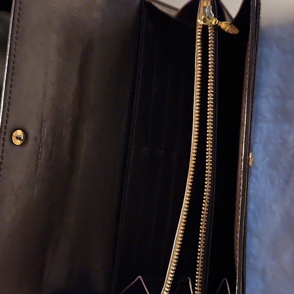 Louis Vuitton Vernis Wallet - Picture 6 of 9